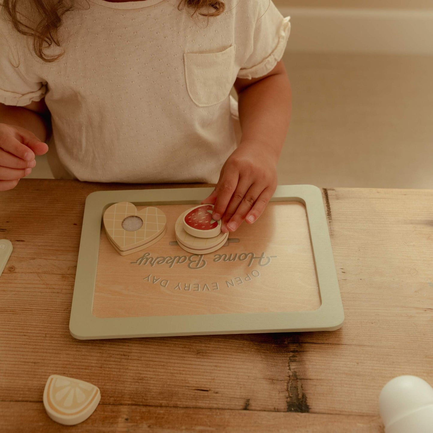 Wooden baking set