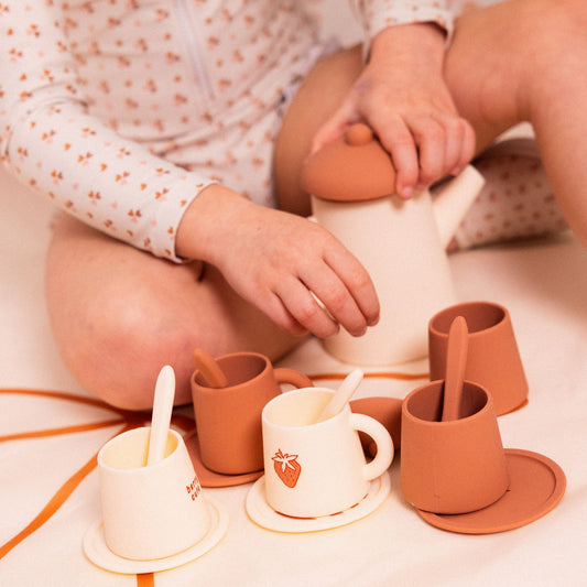 Silicone tea set - strawberry fields