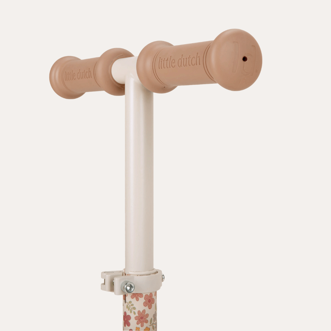 3 Wheel Scooter - Off White Flowers