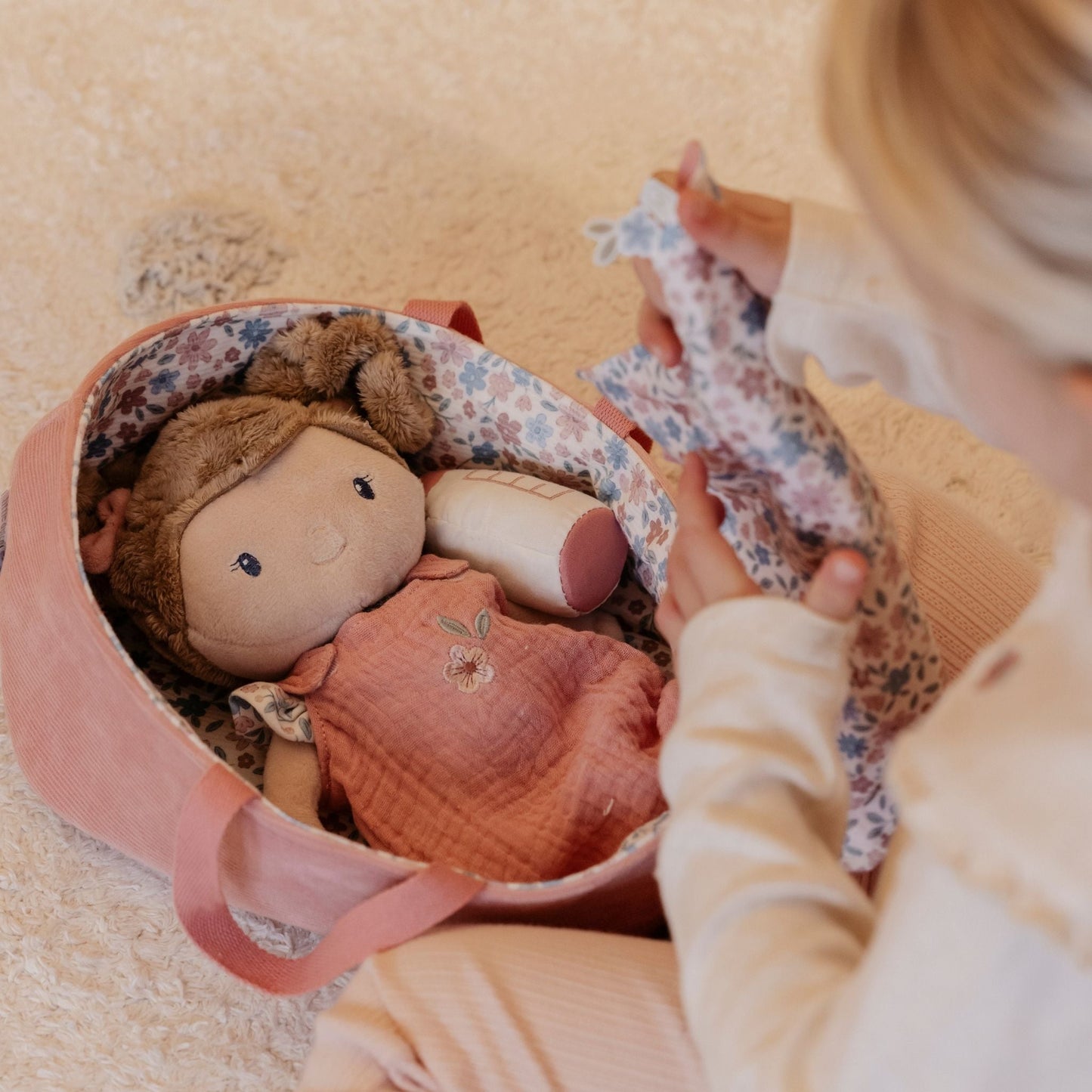 Baby doll in carrier - Rosa