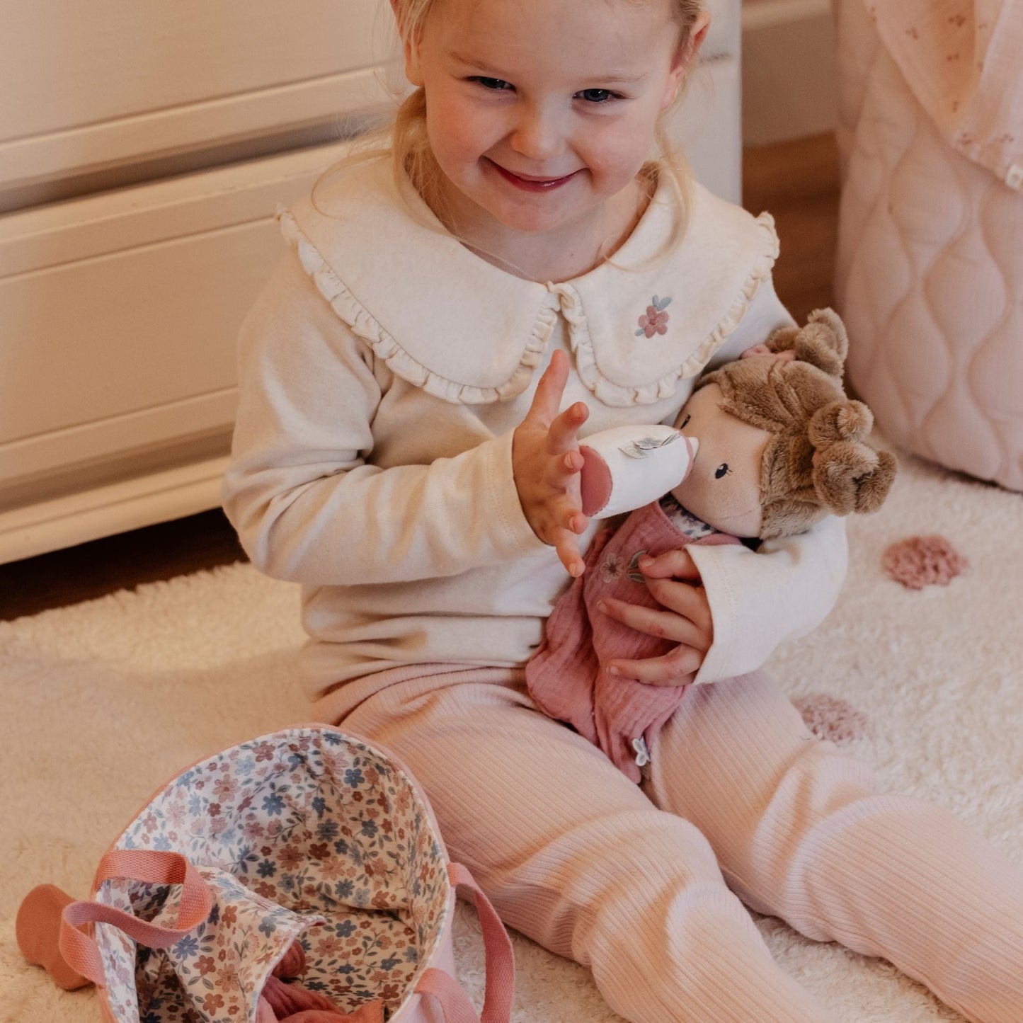 Baby doll in carrier - Rosa
