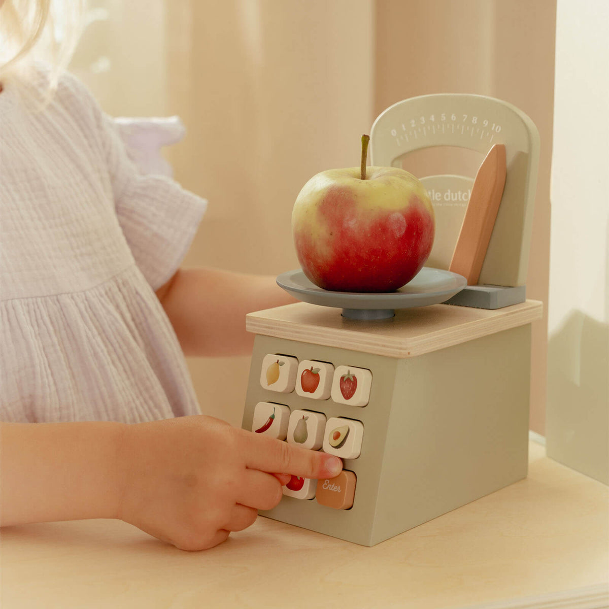 Wooden weighing scale