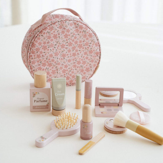 Wooden make-up set