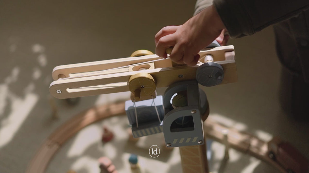 Crane set with wooden track